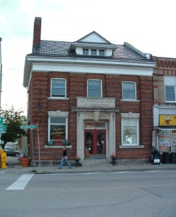 Front view of the heritage structure located at 10 Northumberland St.