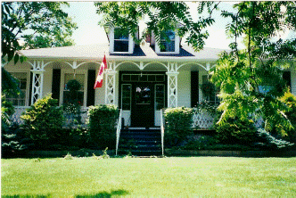 Front view of heritage house located at 10 Water Street